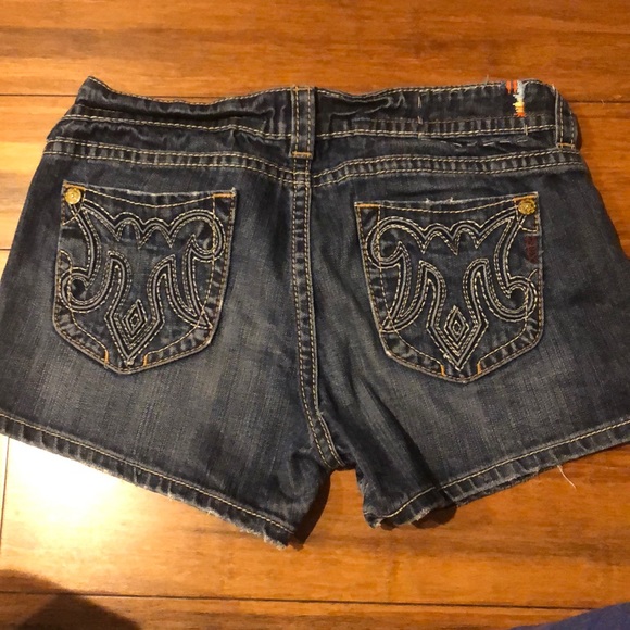 Women’s Mek Short - Picture 2 of 2